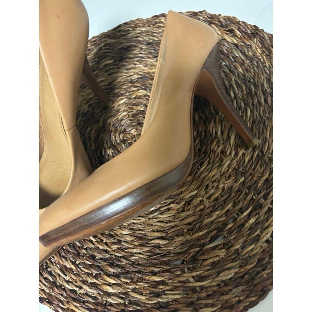 Coach tan heels size 8.5 - Picture 2 of 7